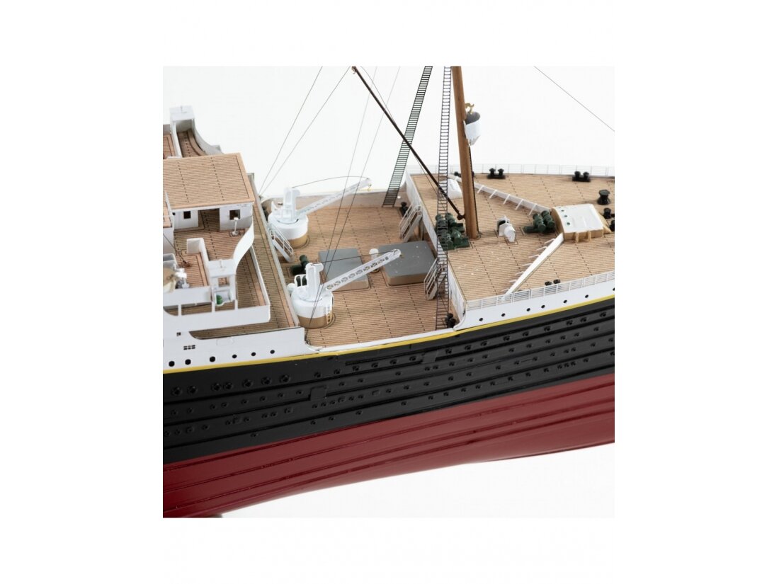 Amati - Titanic, 1/250, B1606 4 Amati - Titanic, 1/250, B1606 4