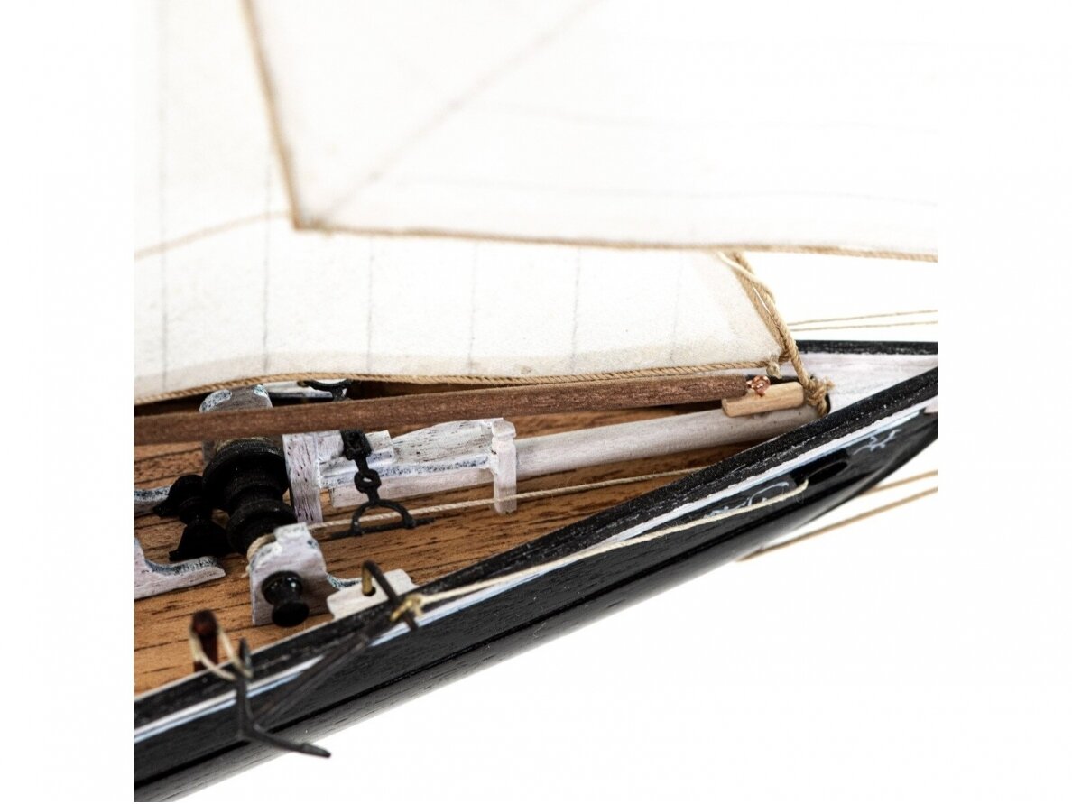 Amati - Bluenose, 1/100, B1447 10 Amati - Bluenose, 1/100, B1447 10