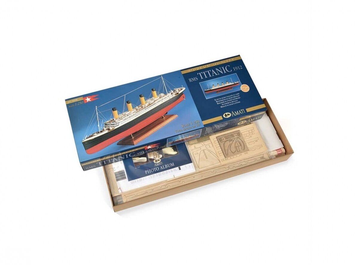 Amati - Titanic, 1/250, B1606 1 Amati - Titanic, 1/250, B1606 1