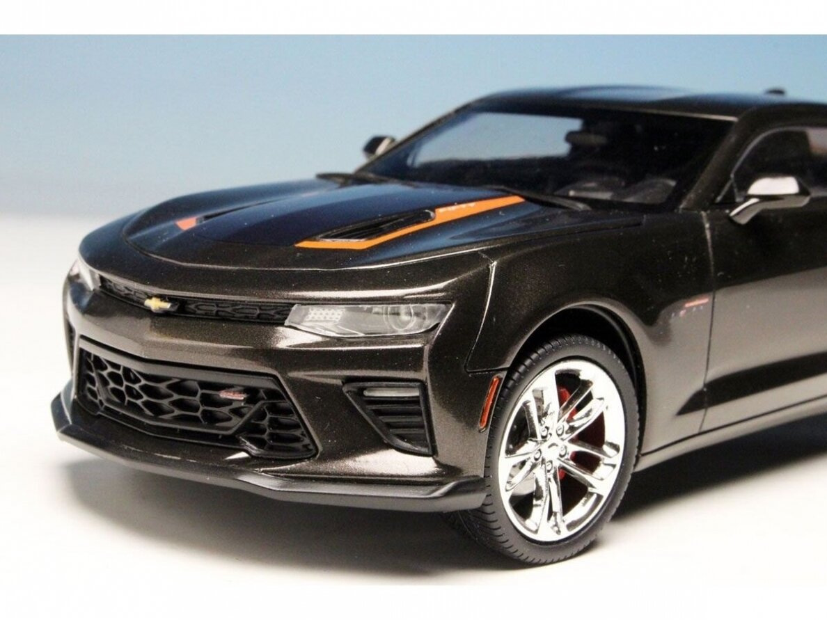 AMT - 2017 Camaro 50th Anniversary, 1/25, 01035 2 AMT - 2017 Camaro 50th Anniversary, 1/25, 01035 2
