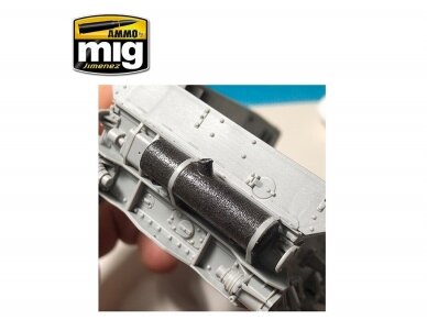AMMO MIG - ANTI-SLIP PASTE - BLACK COLOR FOR 1/72 & 1/48, 20ml, 2034 14 AMMO MIG - ANTI-SLIP PASTE - BLACK COLOR FOR 1/72 & 1/48, 20ml, 2034 14