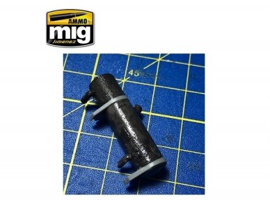 AMMO MIG - ANTI-SLIP PASTE - BLACK COLOR FOR 1/72 & 1/48, 20ml, 2034 10 AMMO MIG - ANTI-SLIP PASTE - BLACK COLOR FOR 1/72 & 1/48, 20ml, 2034 10