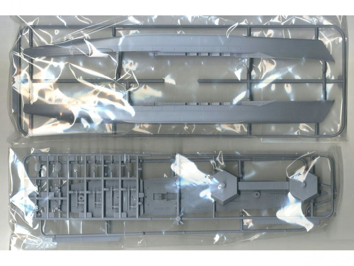 Aoshima - Full Hull Series IJN Battleship Nagato 1945 w/Metal Barrel, 1/700, 05979 2 Aoshima - Full Hull Series IJN Battleship Nagato 1945 w/Metal Barrel, 1/700, 05979 2