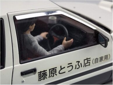 Aoshima - Initial D Takumi Fujiwara Toyota Sprinter Trueno AE86 w/Driver Figure, 1/24, 05954 4