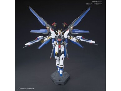 Bandai - HGCE Strike Freedom Gundam, 1/144, 55610 6