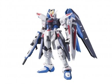 Bandai - RG ZGMF-X10A Freedom Gundam, 1/144, 61614 1