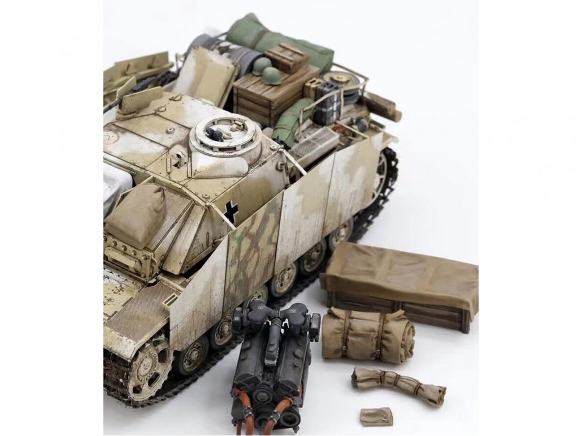 Border Model - Sturmgeschütz III StuH 42 Ausf. G Late Production w/full interior, 1/35, BT-036 2 Border Model - Sturmgeschütz III StuH 42 Ausf. G Late Production w/full interior, 1/35, BT-036 2