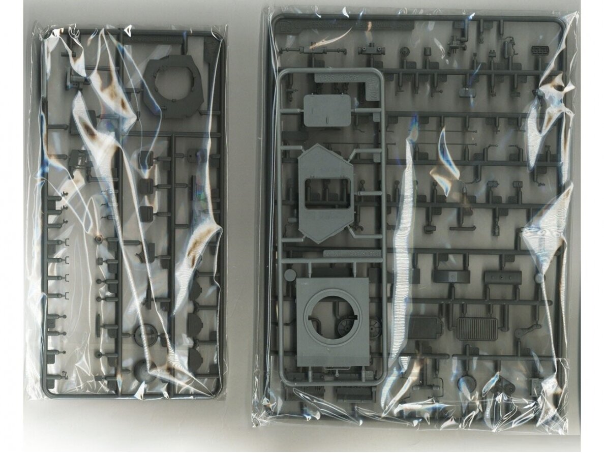 Border Model - Sd.Kfz.251 Ausf.D w/ R35 Turret, 1/35, BT-042 2 Border Model - Sd.Kfz.251 Ausf.D w/ R35 Turret, 1/35, BT-042 2