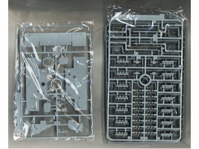 Dragon - Tiger I Mid-Production w/Zimmerit Otto Carius Battle of Malinava Village 1944, 1/35, 6888 4