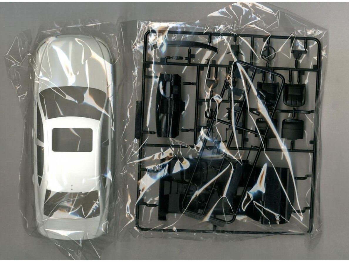 Fujimi - Lexus LS600hL 2013, 1/24, 03925 4 Fujimi - Lexus LS600hL 2013, 1/24, 03925 4