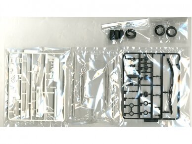 Fujimi - Nissan Skyline Japan 4Dr Sedan 2000GT-E L C210 Early Version, 1/24, 03864 6 Fujimi - Nissan Skyline Japan 4Dr Sedan 2000GT-E L C210 Early Version, 1/24, 03864 6