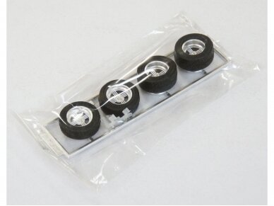 Fujimi - Комплект колес Shadow Spoke Wheels w/Tires 15", 1/24, 19303 2 Fujimi - Комплект колес Shadow Spoke Wheels w/Tires 15", 1/24, 19303 2