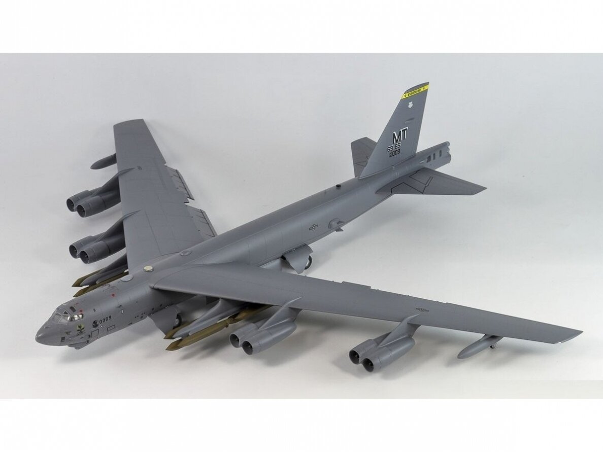 Great Wall Hobby - B-52H Stratofortress Strategic Bomber, 1/144, L1008 9 Great Wall Hobby - B-52H Stratofortress Strategic Bomber, 1/144, L1008 9