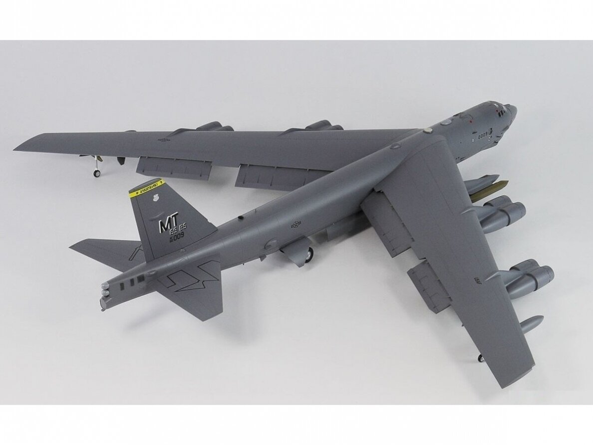 Great Wall Hobby - B-52H Stratofortress Strategic Bomber, 1/144, L1008 10 Great Wall Hobby - B-52H Stratofortress Strategic Bomber, 1/144, L1008 10