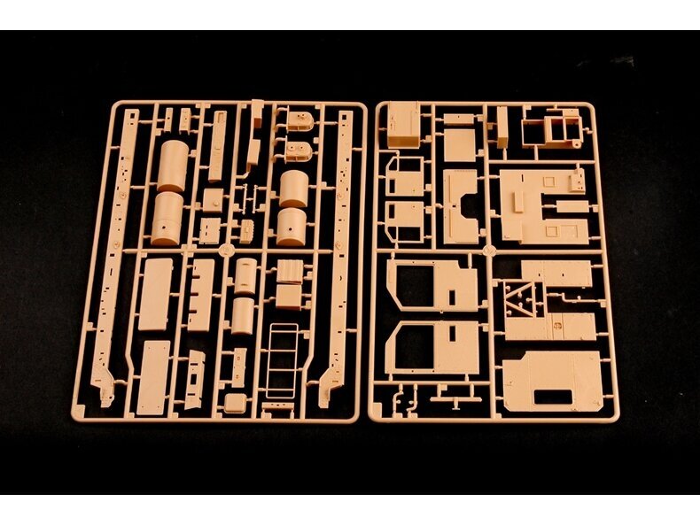 Hobbyboss - M1070 Truck Tractor & M1000 Heavy Equipment Transporter Semi-trailer, 1/35, 85502 5 Hobbyboss - M1070 Truck Tractor & M1000 Heavy Equipment Transporter Semi-trailer, 1/35, 85502 5