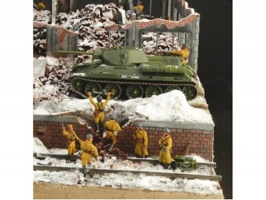 Italeri - Stalingrad Siege 1942 - Tractor Plant Assault Battle Set, 1/72, 6193 16