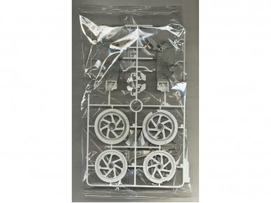 Meng Model - BMW HP4 Race, 1/9, MT-004 5 Meng Model - BMW HP4 Race, 1/9, MT-004 5