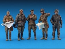 Miniart - Soviet Officers at Field Briefing Special Edition, 1/35, 35365