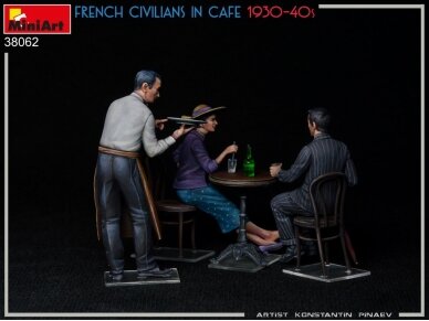 Miniart - French Civilians in Cafe 1930-40s, 1/35, 38062 3