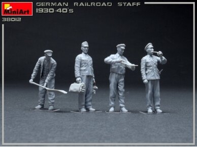 Miniart - German Railroad Staff 1930-40s, 1/35, 38012 1