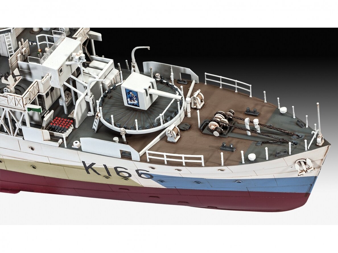 Revell - Flower Class Corvette HMCS Snowberry, 1/144, 05132 3 Revell - Flower Class Corvette HMCS Snowberry, 1/144, 05132 3