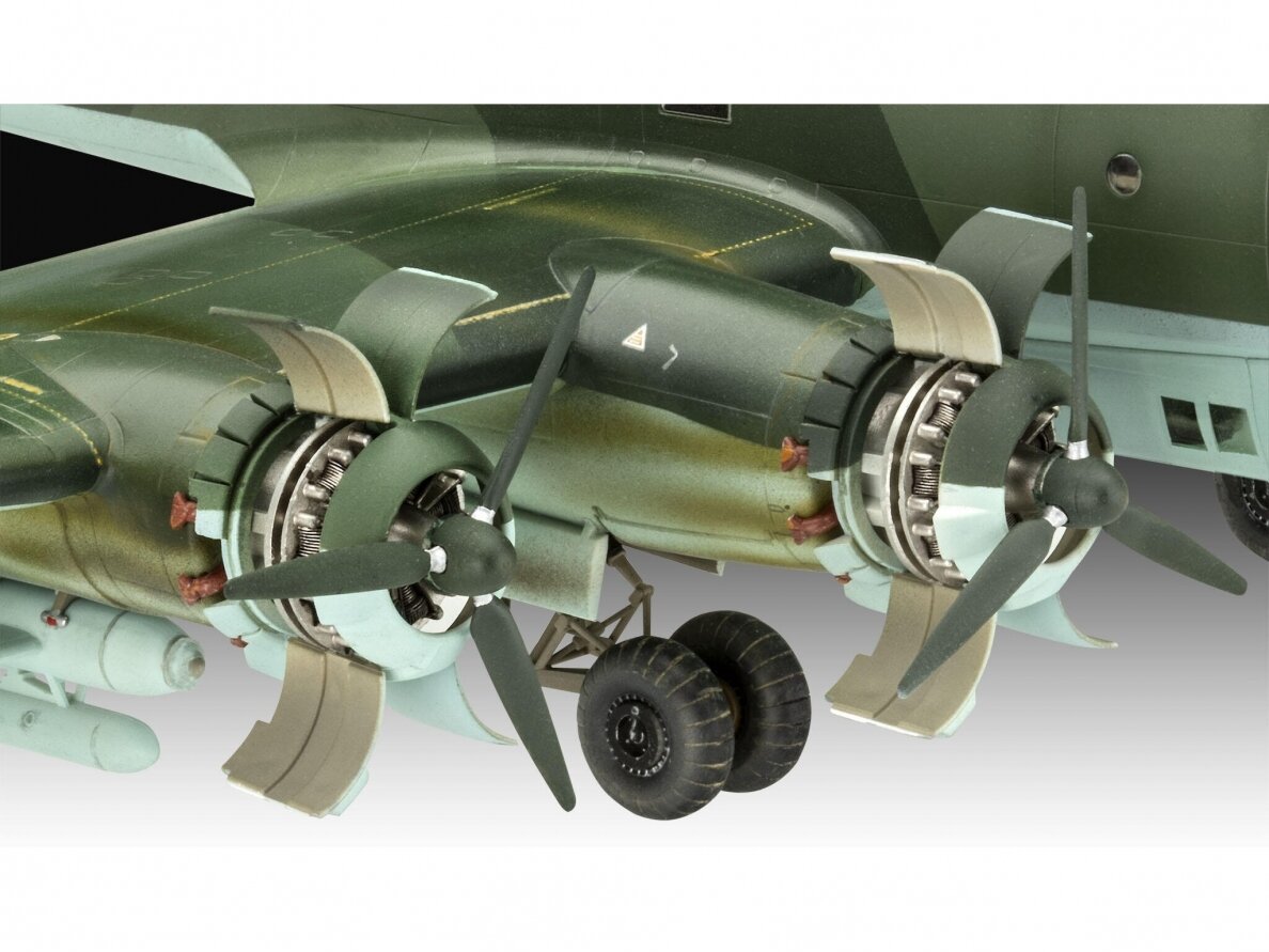 Revell - Focke-Wulf Fw 200 C-5/C-8 Condor, 1/72, 03777 7 Revell - Focke-Wulf Fw 200 C-5/C-8 Condor, 1/72, 03777 7