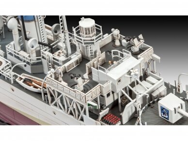 Revell - Flower Class Corvette HMCS Snowberry, 1/144, 05132 5 Revell - Flower Class Corvette HMCS Snowberry, 1/144, 05132 5
