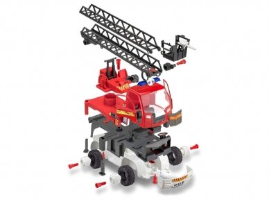 Revell - JUNIOR KIT Fire brigade ladder wagon with figure, 1/20, 00823 4
