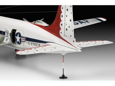 Revell - C-54D Thunderbirds Platinum Edition, 1/72, 03920 3