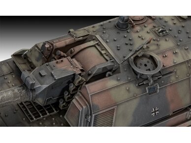 Revell - Panzerhaubitze 2000, 1/35, 03279 2 Revell - Panzerhaubitze 2000, 1/35, 03279 2