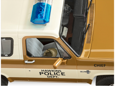 Revell - "Stranger Things" Hopper's 1985 Chevy K5 Blazer, 1/25, 07724 4 Revell - "Stranger Things" Hopper's 1985 Chevy K5 Blazer, 1/25, 07724 4