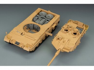 Rye Field Model - Leopard 2A6 with Full Interior, 1/35, RFM-5066 11