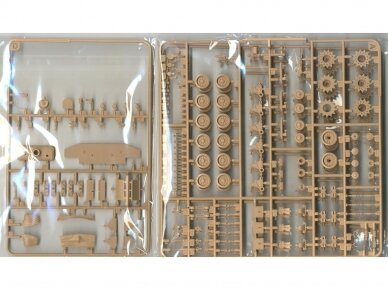 Rye Field Model - M4A3E8 Sherman w/Workable Track Links, 1/35, RFM-5028 8