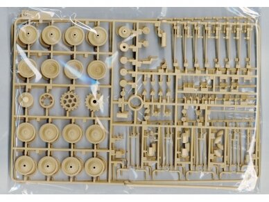 Rye Field Model - Panther Ausf.G with Full Interior & Cut Away Parts, 1/35, RFM-5019 9