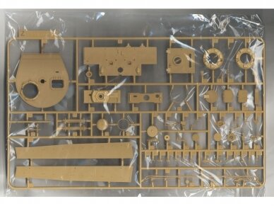 Rye Field Model - Pz.Kpfw. VI Ausf. E Tiger I Mid. Production Standard/Cut Away Parts 2in1 with full interior & workable tracks, 1/35, RFM-5100 26