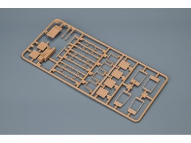 Rye Field Model - Pz.Kpfw. VI Ausf. E Tiger I Mid. Production Standard/Cut Away Parts 2in1 with full interior & workable tracks, 1/35, RFM-5100 10