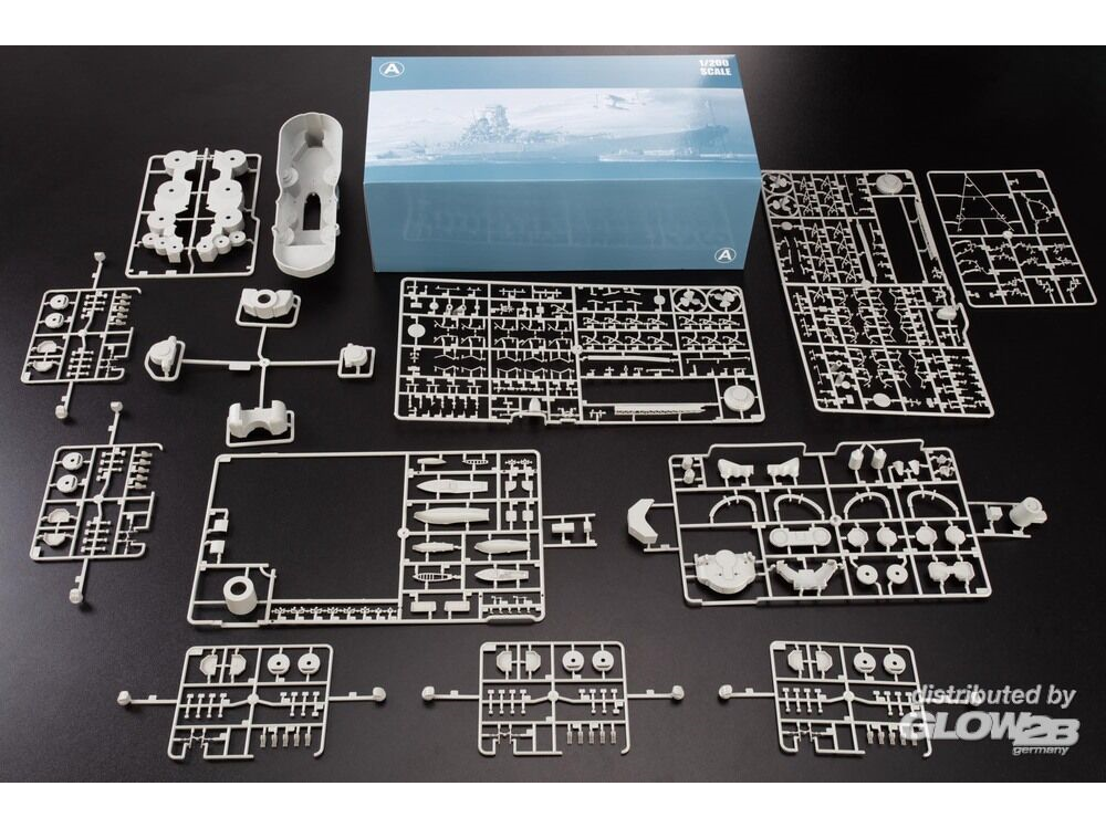 Glow2B - Japanese Battleship Yamato, 1/200, 64010 2 Glow2B - Japanese Battleship Yamato, 1/200, 64010 2