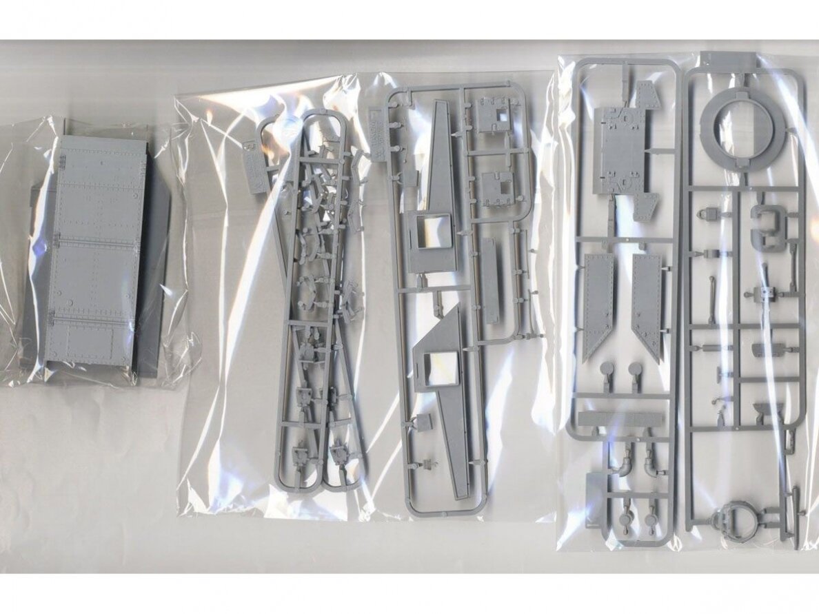 Takom - US Medium Tank M3 Lee, 1/35, 2085 2 Takom - US Medium Tank M3 Lee, 1/35, 2085 2