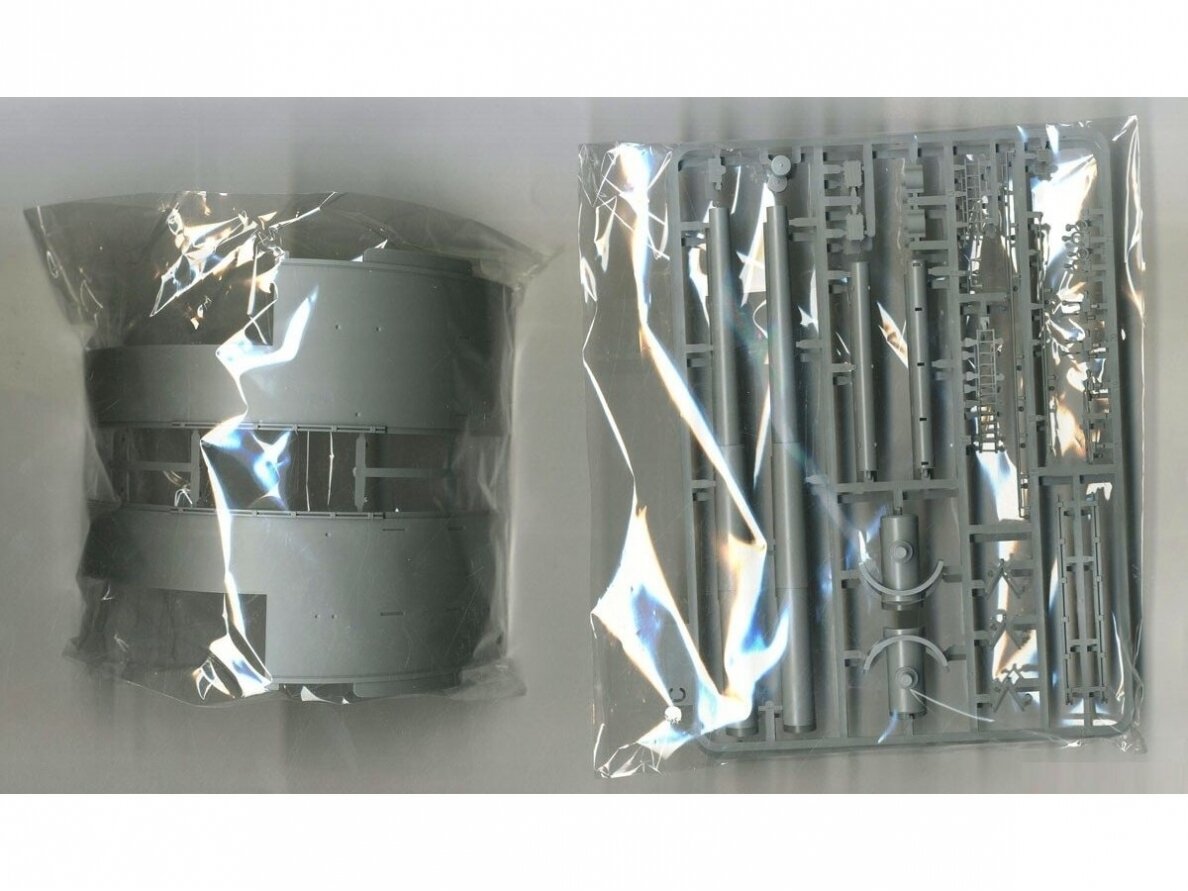 Takom - "Bruno" German Battleship Bismarck turret B, 1/72, 5012 1 Takom - "Bruno" German Battleship Bismarck turret B, 1/72, 5012 1