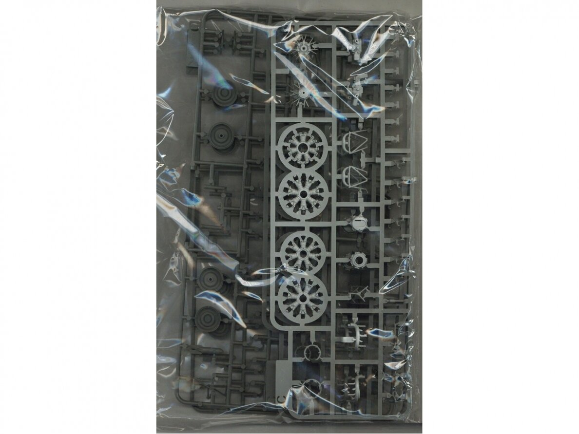 Takom - Henschel Hs129 B-3 w/interior, 1/48, 48002 8 Takom - Henschel Hs129 B-3 w/interior, 1/48, 48002 8