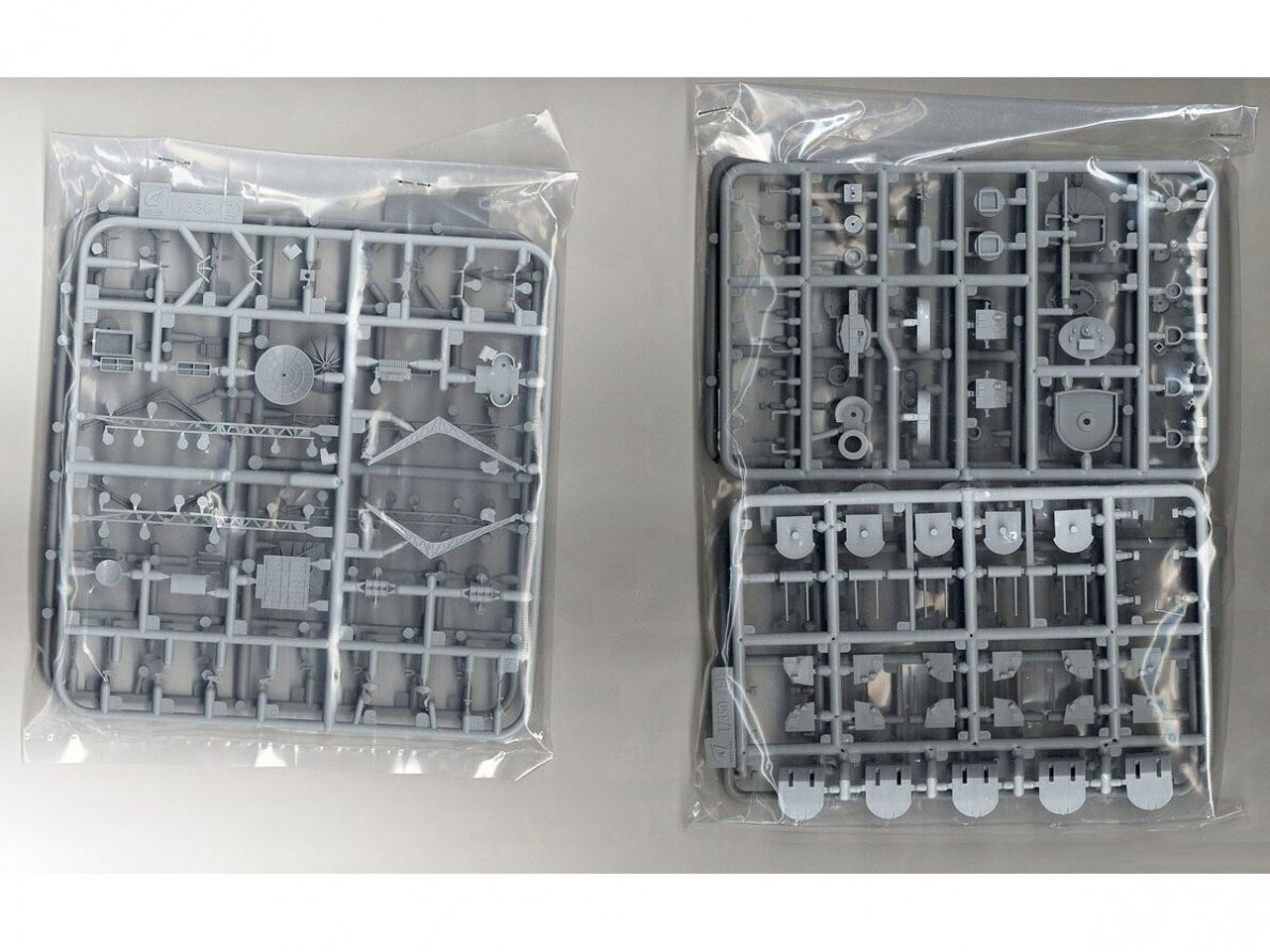 Very Fire - U.S. Navy Battleship BB-61 Iowa, 1/350, 350910 7 Very Fire - U.S. Navy Battleship BB-61 Iowa, 1/350, 350910 7