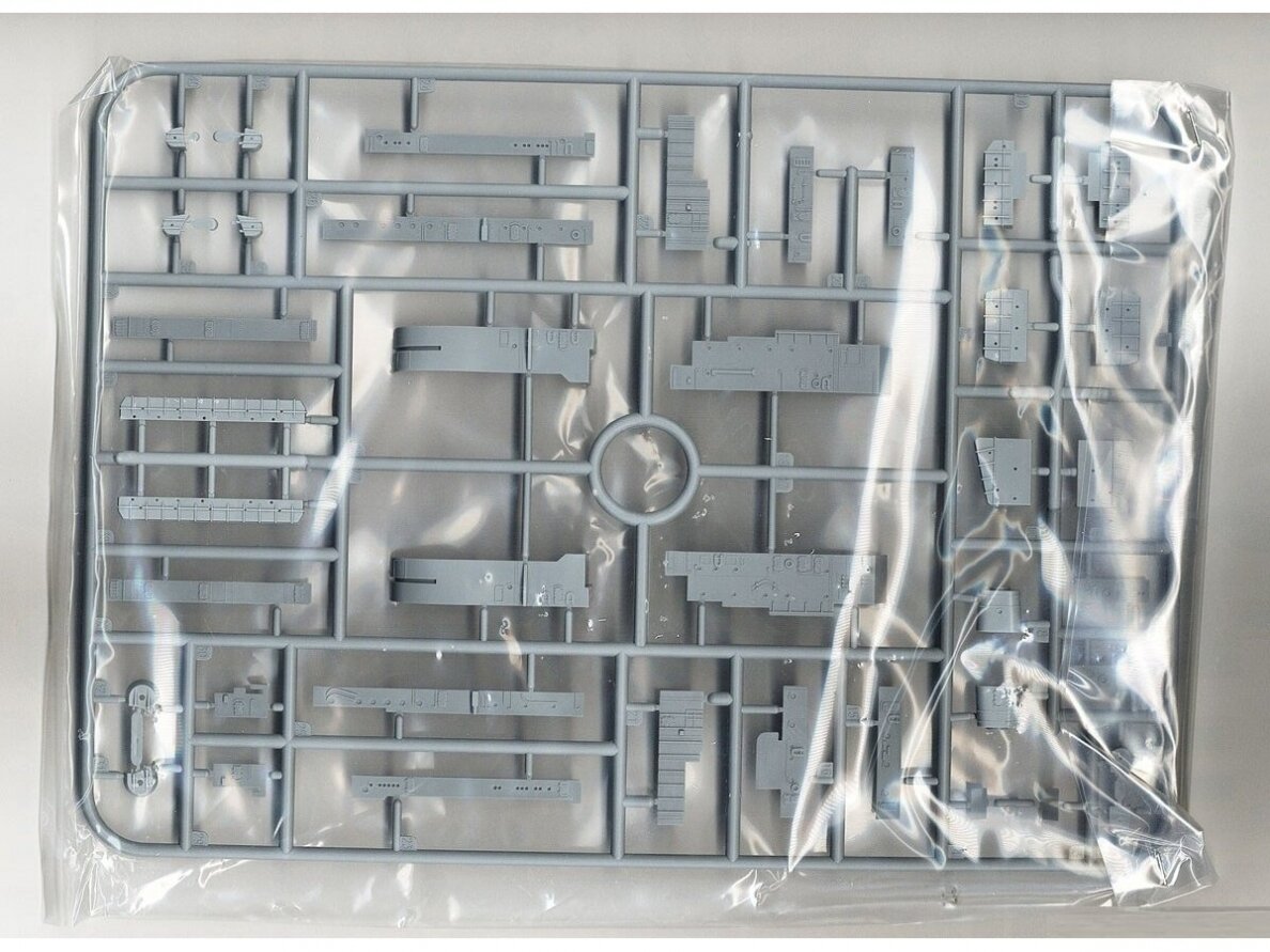Very Fire - U.S. Navy Battleship BB-61 Iowa, 1/350, 350910 13 Very Fire - U.S. Navy Battleship BB-61 Iowa, 1/350, 350910 13