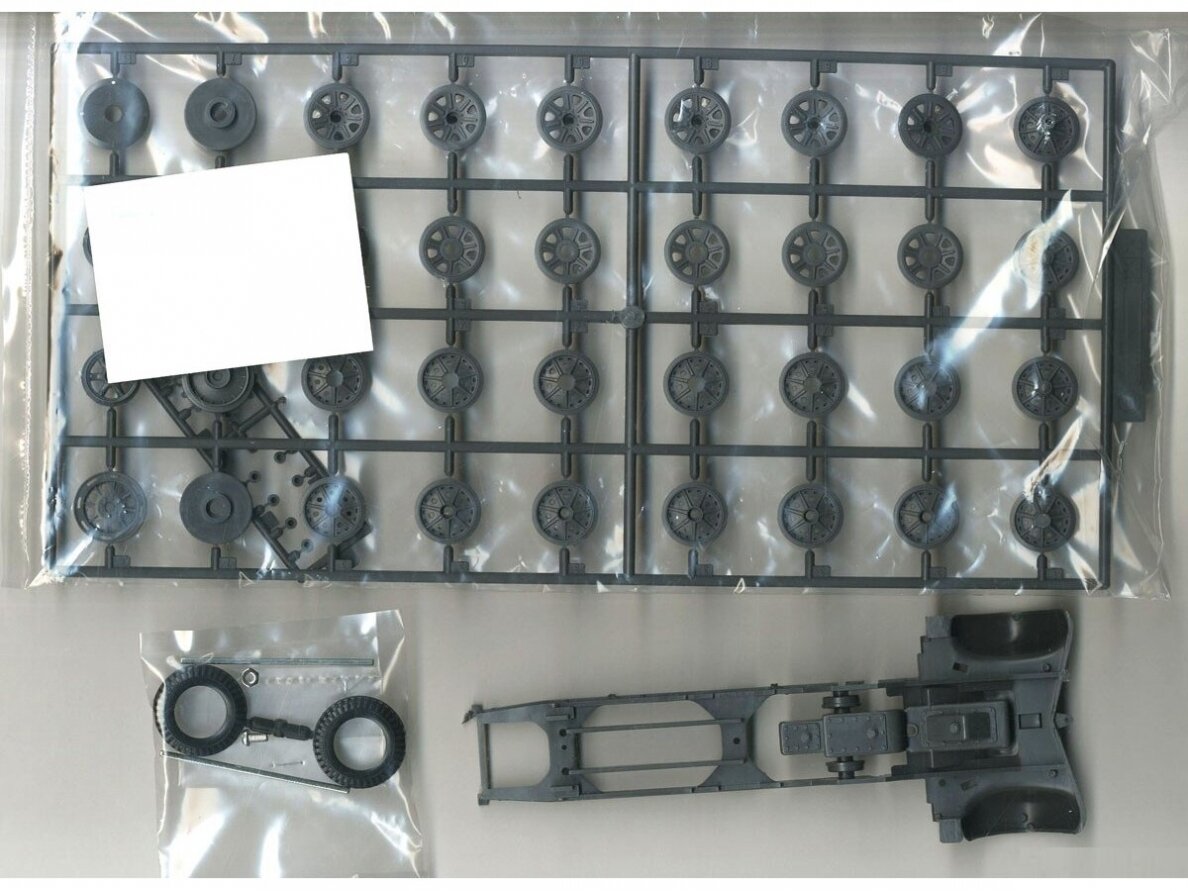 Tamiya - German 8 ton Semi Track 20mm Flakvierling Sd.Kfz 7/1, 1/35, 35050 4 Tamiya - German 8 ton Semi Track 20mm Flakvierling Sd.Kfz 7/1, 1/35, 35050 4