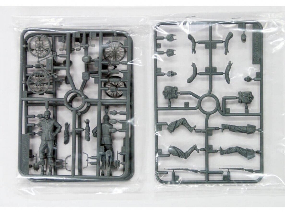 Tamiya - German Soldiers with Bicycles, 1/35, 35240 2 Tamiya - German Soldiers with Bicycles, 1/35, 35240 2