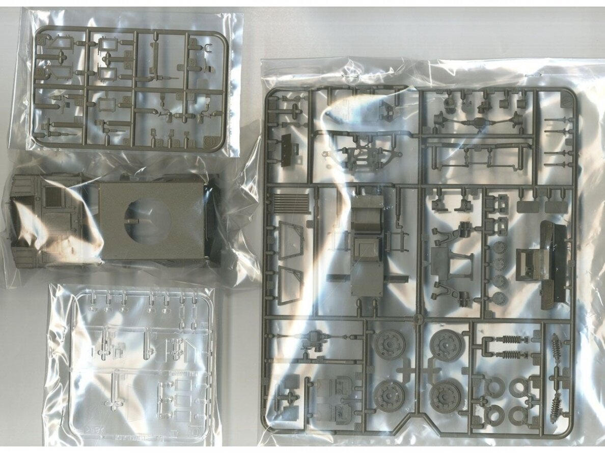 Tamiya - JGSDF Light Armored Vehicle, 1/35, 35368 4 Tamiya - JGSDF Light Armored Vehicle, 1/35, 35368 4