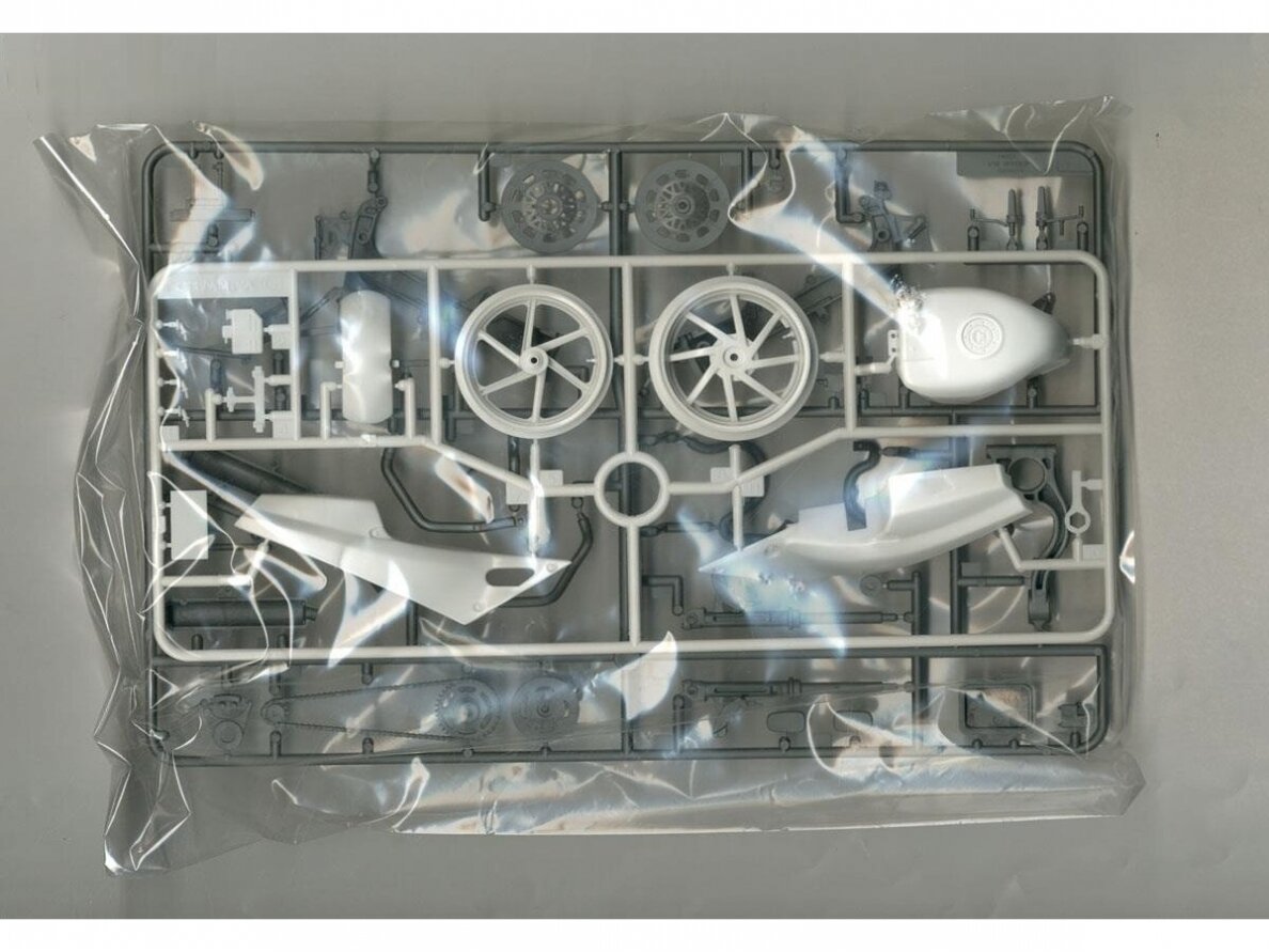Tamiya - Honda VFR750R, 1/12, 14057 2 Tamiya - Honda VFR750R, 1/12, 14057 2