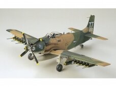 Tamiya - Douglas A-1J Skyraider U.S. Air Force, 1/48, 61073