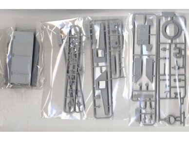 Takom - US Medium Tank M3 Lee, 1/35, 2085 2 Takom - US Medium Tank M3 Lee, 1/35, 2085 2