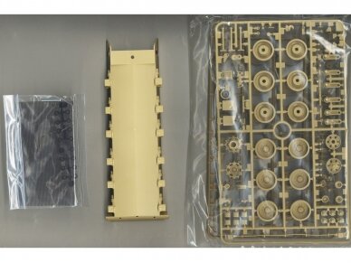 Tamiya - British main battle tank Challenger 1 Mk.3, 1/35, 35154 1 Tamiya - British main battle tank Challenger 1 Mk.3, 1/35, 35154 1