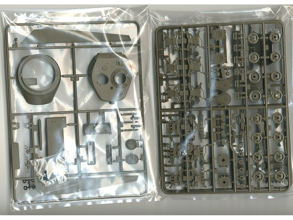 Tamiya - U.S. M4A3E2 "Jumbo" Assault tank, 1/35, 35139 2